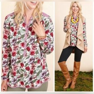 Matilda, Jane
Floral blouse 
Size medium